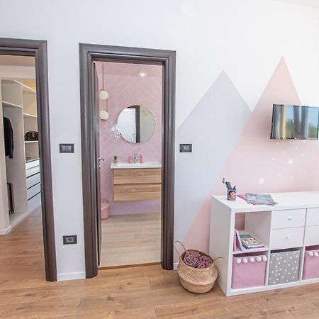 Holiday Home Mila ลาบิน ภายนอก รูปภาพ