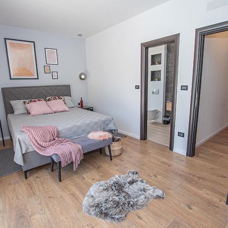 Holiday Home Mila ลาบิน ภายนอก รูปภาพ